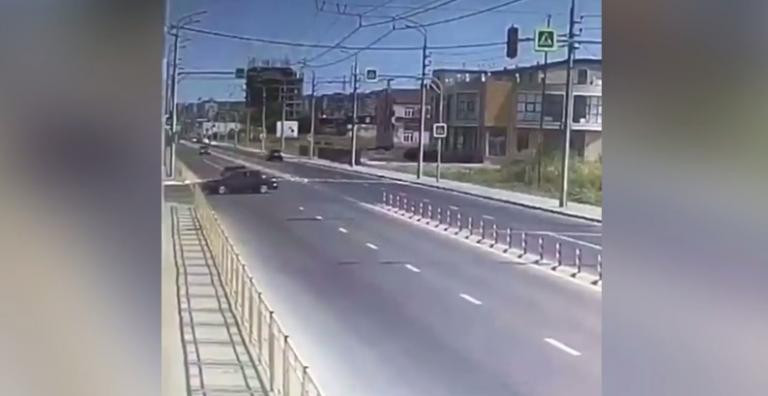 Ασύλληπτη τραγωδία: Σκοτώθηκαν οι γονείς και η αδερφή της νύφης πηγαίνοντας στον γάμο (βίντεο)